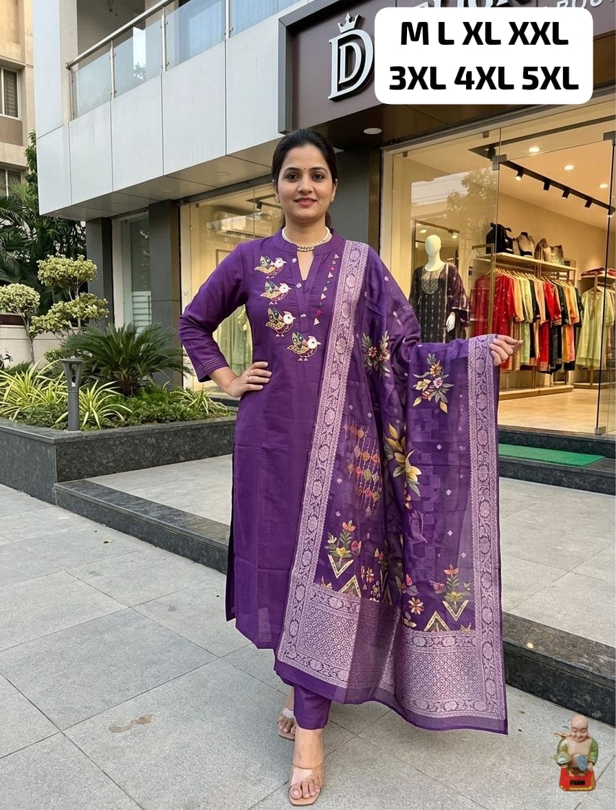 Graceful Traditional Work Kurti Set view 4