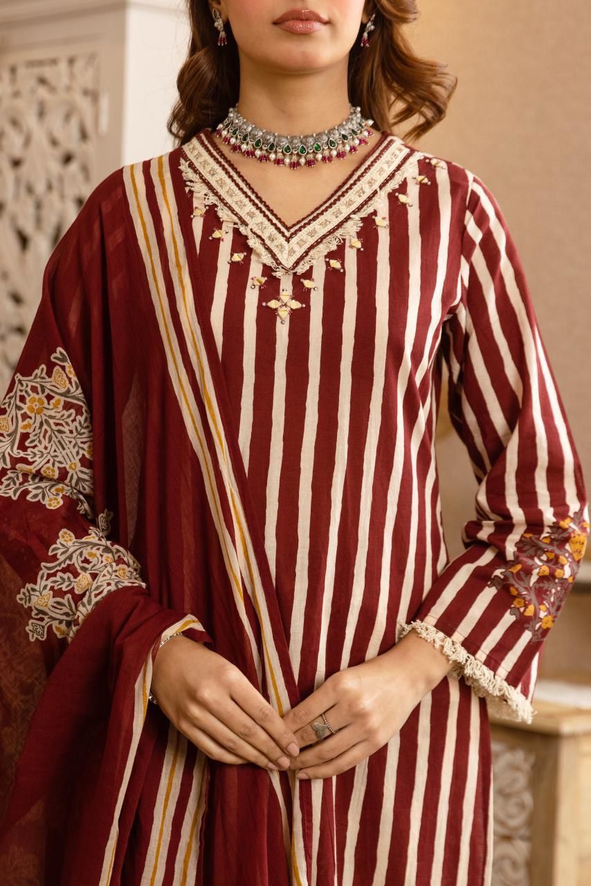 Pure Cotton Kurti Set with Mirror Work and Malmal Dupatta view 4