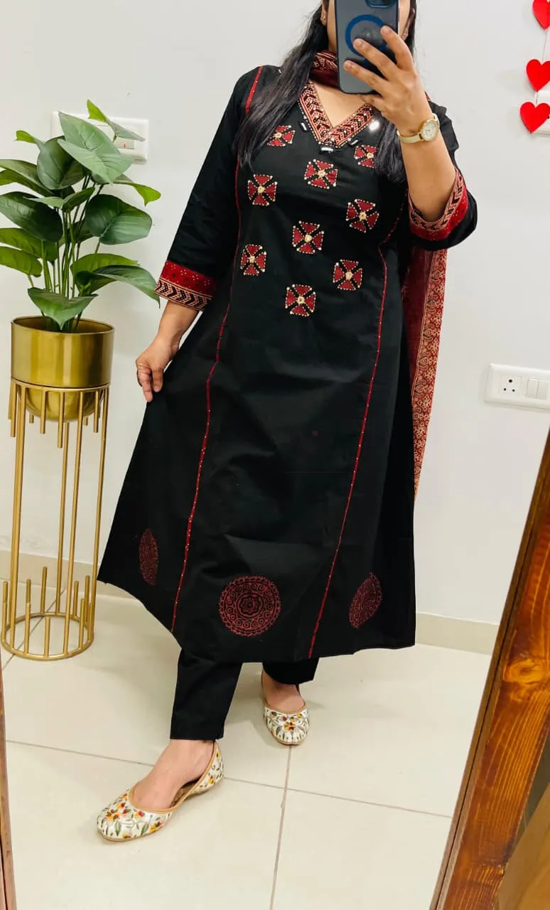 Designer Kurti Set in Dhabu Cotton with Applique and Mirror Embroidery view 2