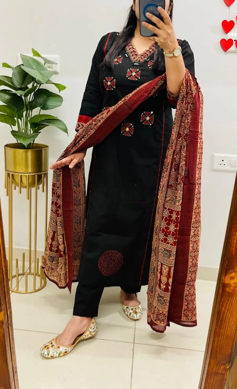 Designer Kurti Set in Dhabu Cotton with Applique and Mirror Embroidery view 4