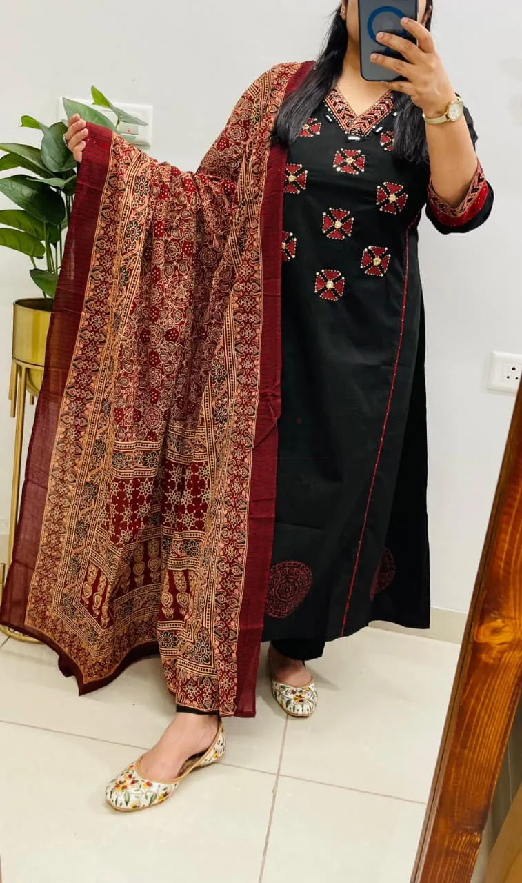 Designer Kurti Set in Dhabu Cotton with Applique and Mirror Embroidery view 5