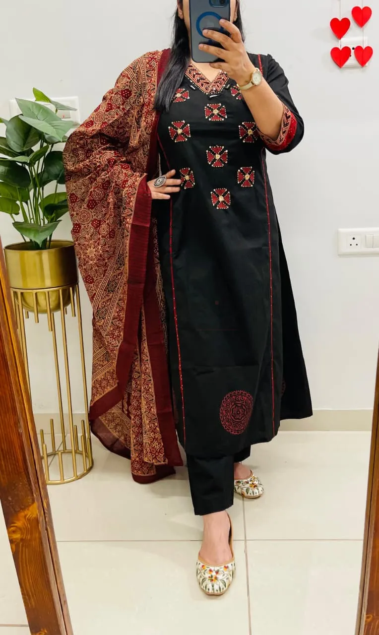 Designer Kurti Set in Dhabu Cotton with Applique and Mirror Embroidery view 6