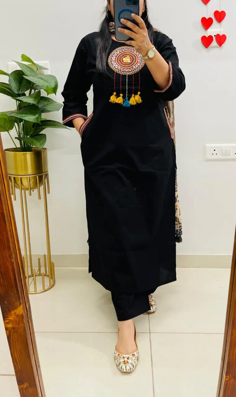 Unique Designer Dhabu Cotton Kurti Set view 6