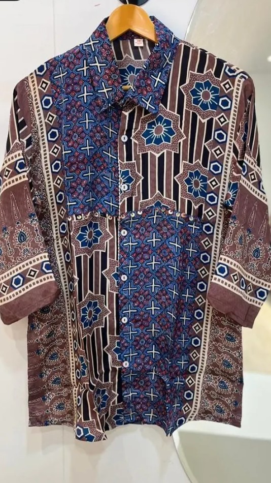 Trendy crepe shirts with Ajrakh print view 4