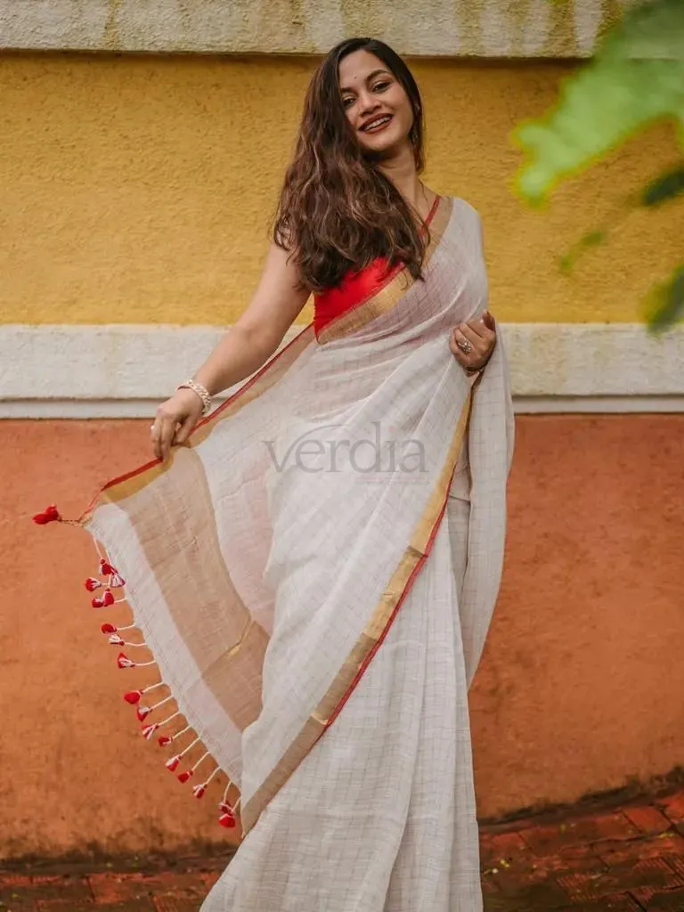 Kerala Onam sarees featuring a semi linen fabric