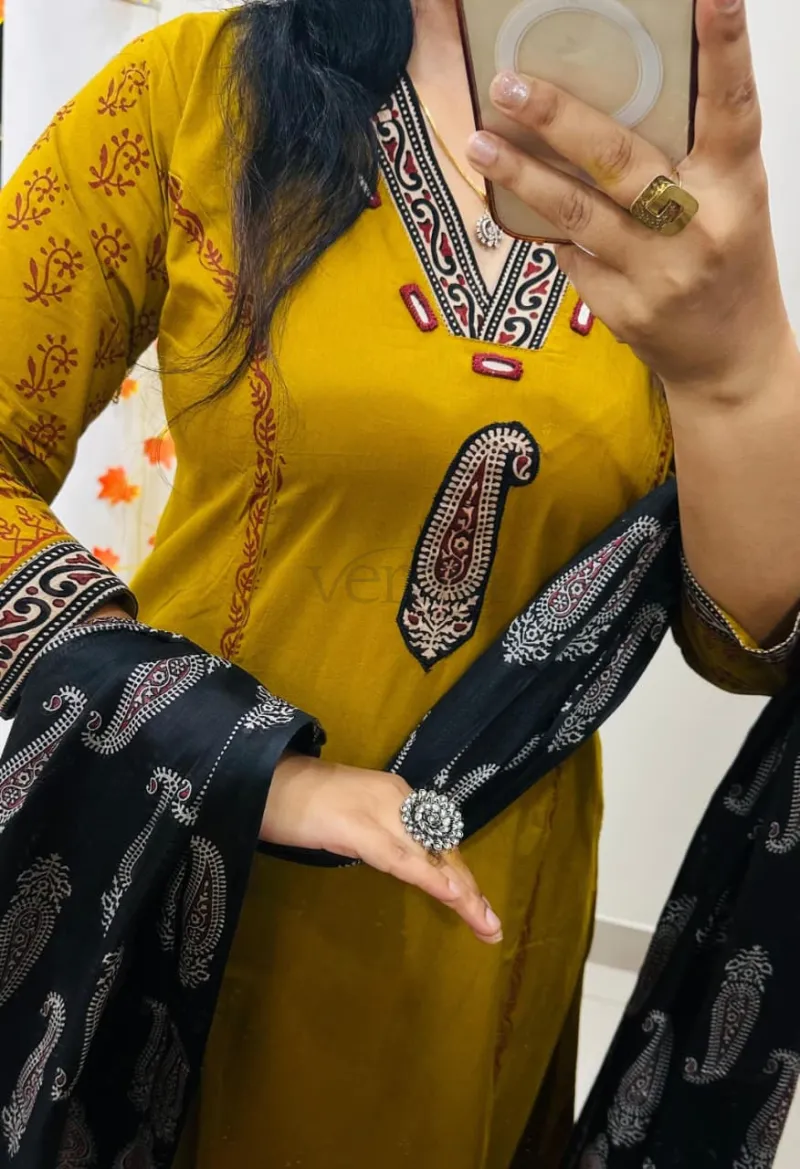 Premium Dhabu Cotton Suit with Azrakh Applique and real mirror work. view 8