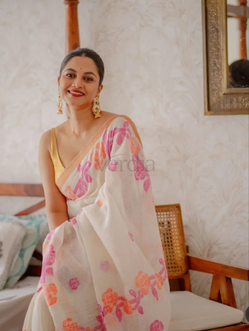 Onam Special saree crafted from plain linen with a digital print.