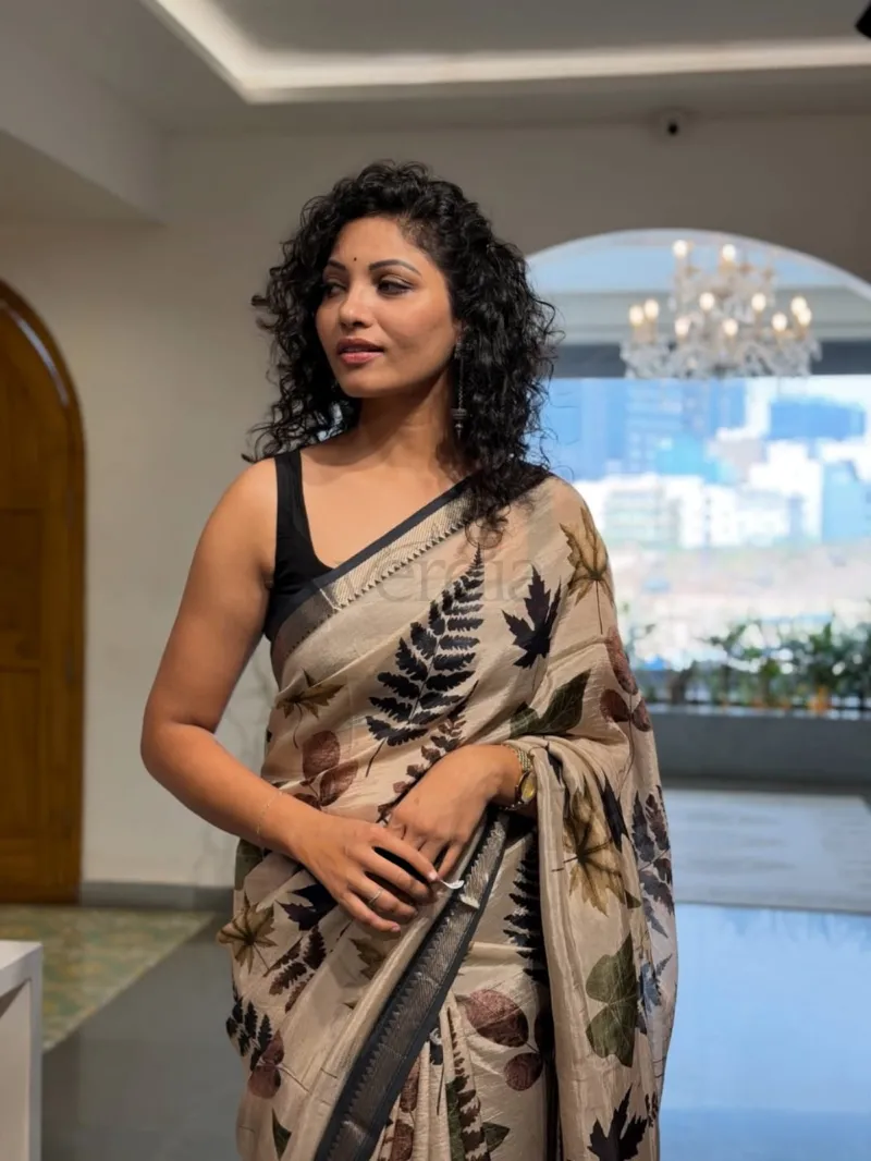 Soft Linen Saree with a Mangalagiri border with digital Print view 6