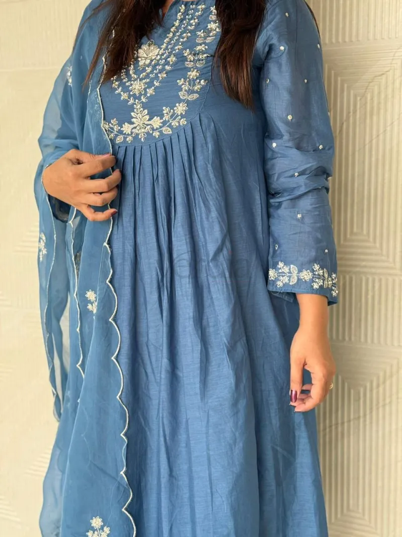 Silk Salwar Kameez view 2