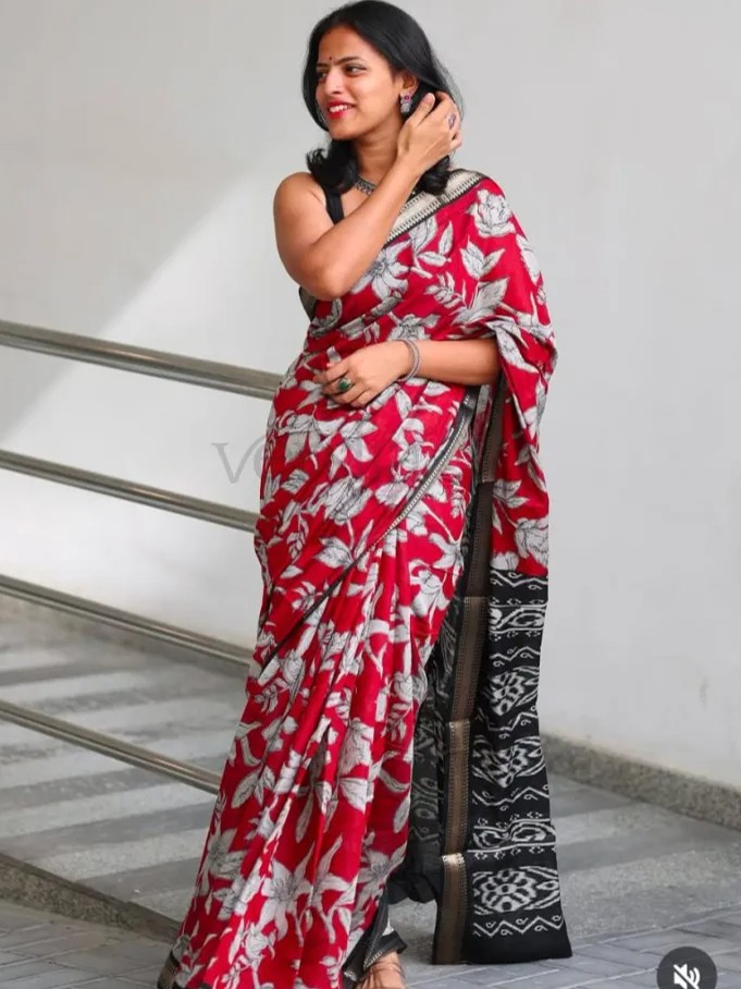 Floral Printed Mul Cotton Saree and Contrast Blouse