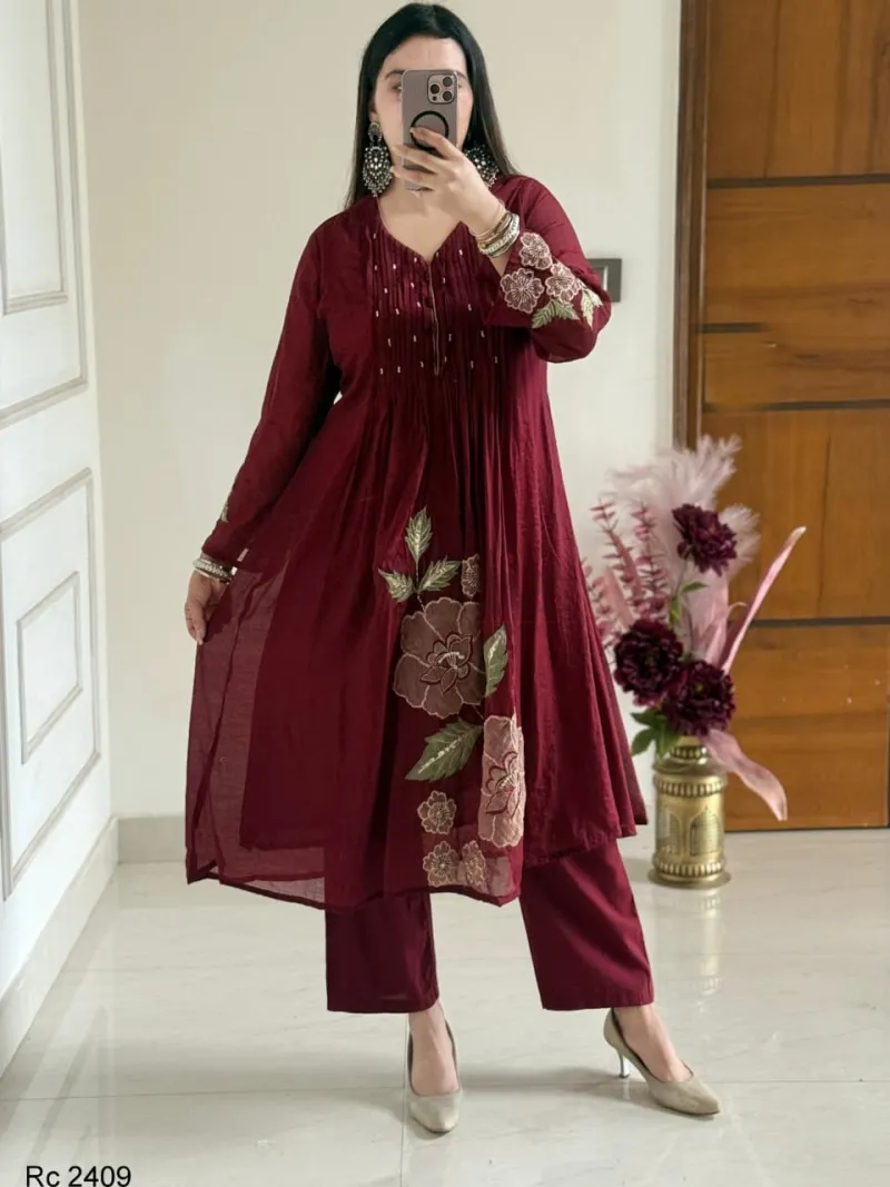 Premium Mul Chanderi Kurti Set with Heavy Embroidered Dupatta view 6