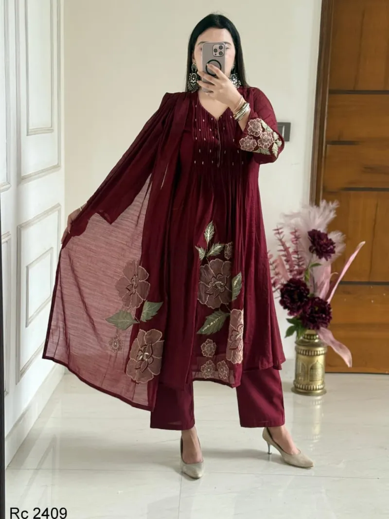 Premium Mul Chanderi Kurti Set with Heavy Embroidered Dupatta view 7
