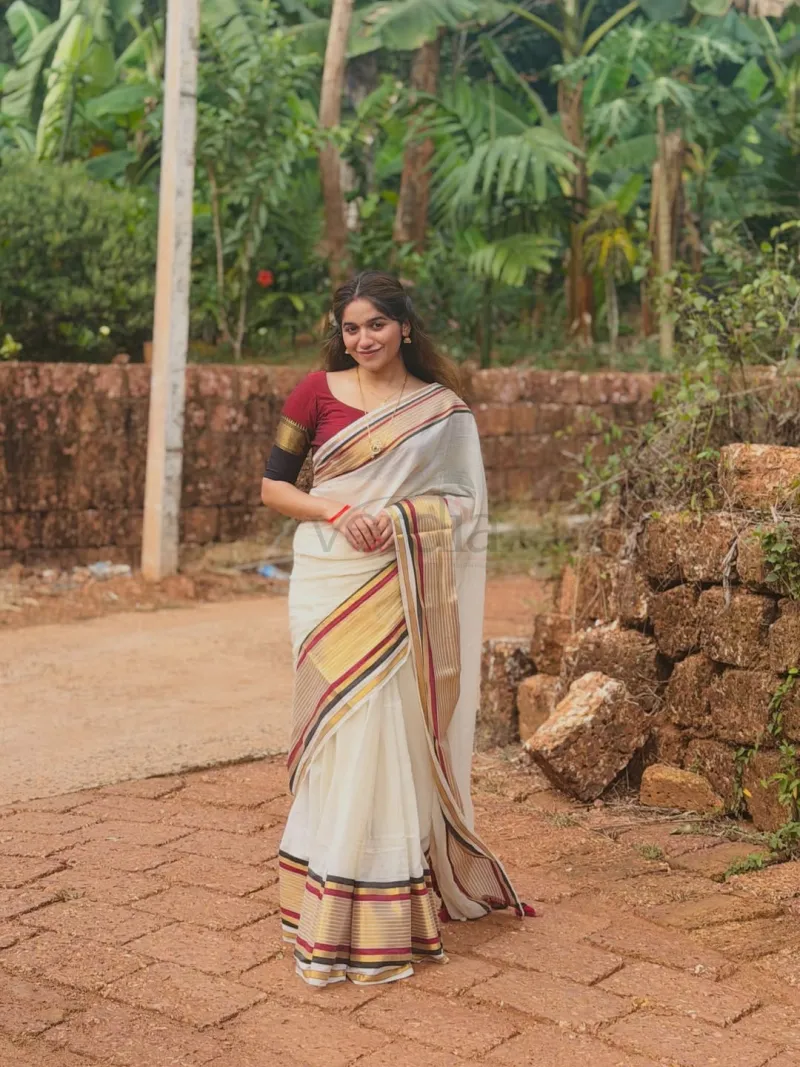 Premium Quality Mulmul Cotton Saree with Running Blouse view 4